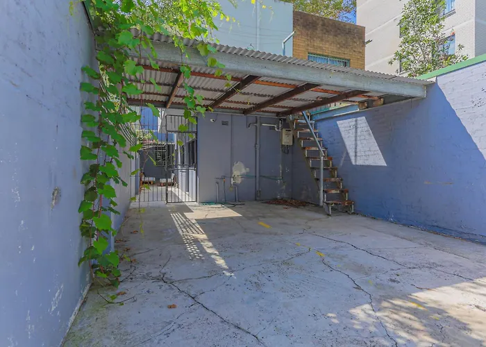 Close To City 2 Bedroom House Surry Hills